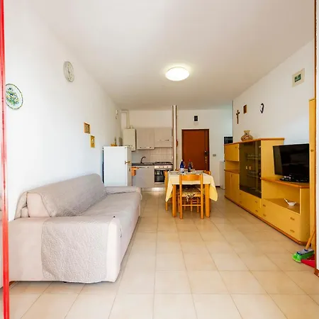شقة Guesthost - Alba Cozy Flat Near The Sea With Parking ألبا أدرياتيكا