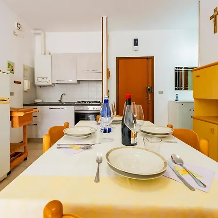 Guesthost - Alba Cozy Flat Near The Sea With Parking شقة *