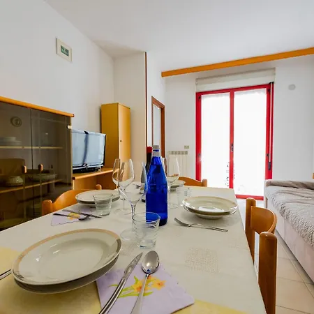شقة Guesthost - Alba Cozy Flat Near The Sea With Parking ألبا أدرياتيكا