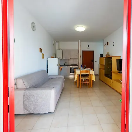 شقة Guesthost - Alba Cozy Flat Near The Sea With Parking ألبا أدرياتيكا