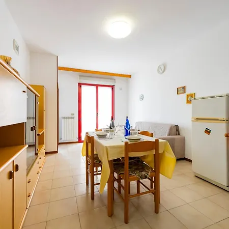 Guesthost - Alba Cozy Flat Near The Sea With Parking * ألبا أدرياتيكا