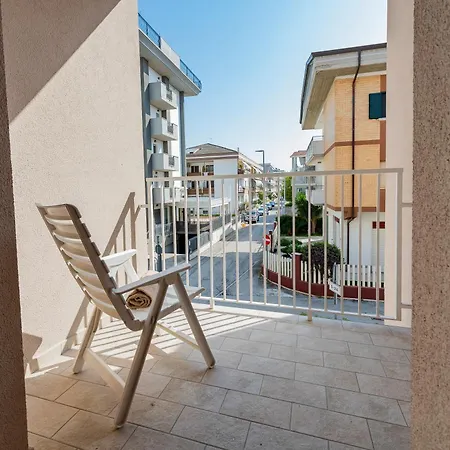 Guesthost - Alba Cozy Flat Near The Sea With Parking ألبا أدرياتيكا