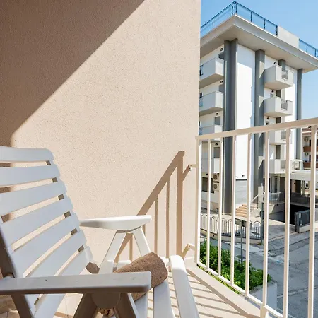 Guesthost - Alba Cozy Flat Near The Sea With Parking * ألبا أدرياتيكا