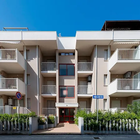 Guesthost - Alba Cozy Flat Near The Sea With Parking * ألبا أدرياتيكا
